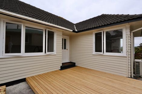 Photo of property in 15 Baylands Drive, Newlands, Wellington, 6037