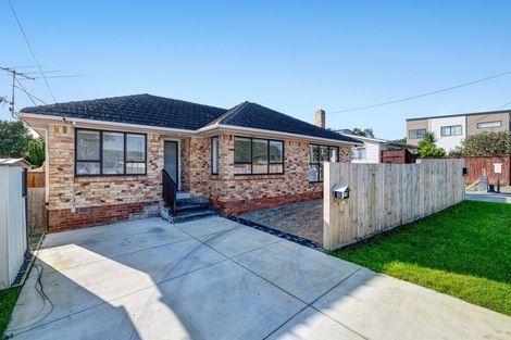 Photo of property in 25 Neal Avenue, Glenfield, Auckland, 0629