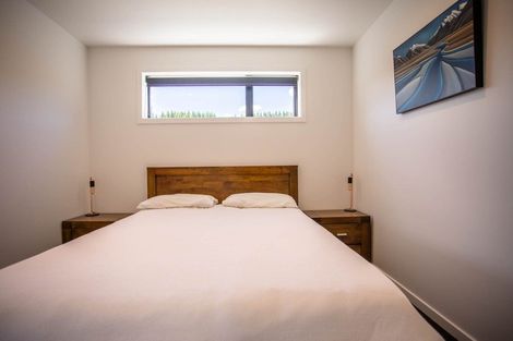 Photo of property in 31 Kirimoko Crescent, Wanaka, 9305