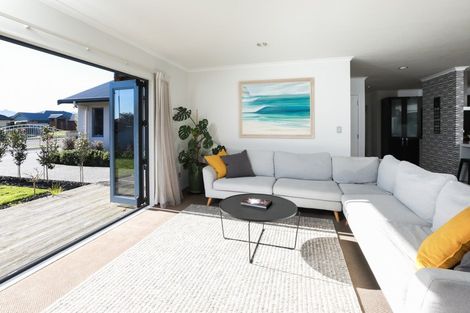 Photo of property in 14 Madison Street, Cambridge, 3434