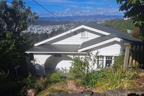 Photo of property in 13 Highbury Crescent, Highbury, Wellington, 6012