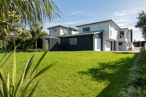 Photo of property in 116 Karewa Parade, Papamoa Beach, Papamoa, 3118