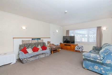 Photo of property in 189 Waimumu Road, Massey, Auckland, 0614