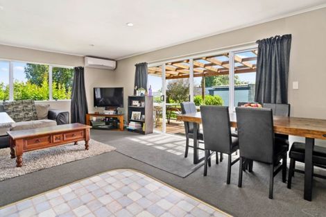 Photo of property in 2 Glenfield Road, Owhata, Rotorua, 3010