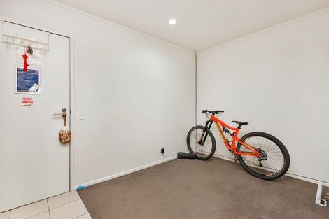 Photo of property in Luna Apartments, 4m/16 Burton Street, Grafton, Auckland, 1010
