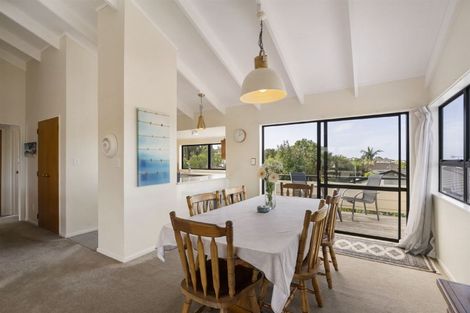 Photo of property in 2/3 Ceramco Place, Torbay, Auckland, 0630