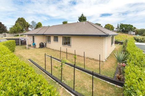 Photo of property in 84 Collingwood Road, Waiuku, 2123