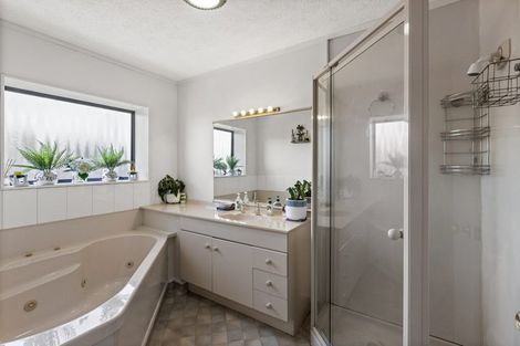 Photo of property in 1 Hyatt Grove, Greenmeadows, Napier, 4112