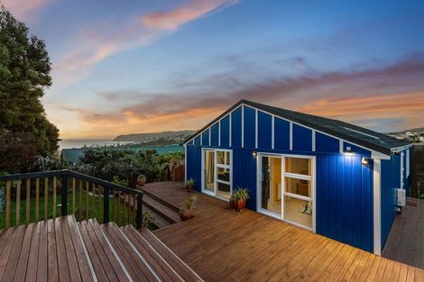 Photo of property in 2/11 Mervyn Place, Plimmerton, Porirua, 5026