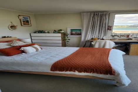 Photo of property in 118 Lyall Parade, Lyall Bay, Wellington, 6022