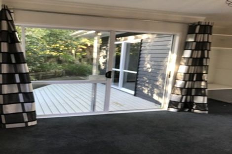 Photo of property in 27 Park Hill Road, Birkenhead, Auckland, 0626