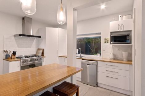 Photo of property in 28 Riverlaw Terrace, Saint Martins, Christchurch, 8022