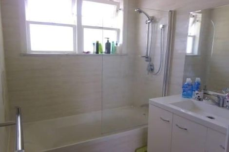 Photo of property in 9 James Street, Glenfield, Auckland, 0629