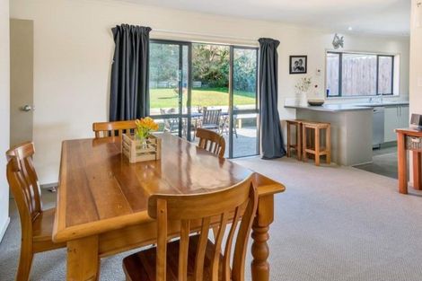 Photo of property in 20 Fairford Avenue, Henderson, Auckland, 0612