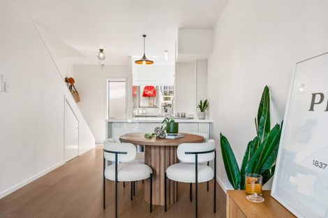 Photo of property in 9/72 Kitchener Road, Milford, Auckland, 0620