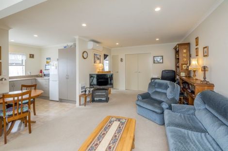 Photo of property in Rangeview Villas, 10/9 Fuller Close, Levin, 5510