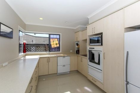 Photo of property in 13 Sandel Rise, Merrilands, New Plymouth, 4312