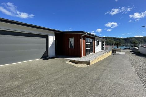 Photo of property in 380b Waikawa Road, Waikawa, Picton, 7220
