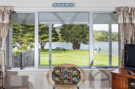 Photo of property in 101 Patuwai Drive, Whangamata, 3620