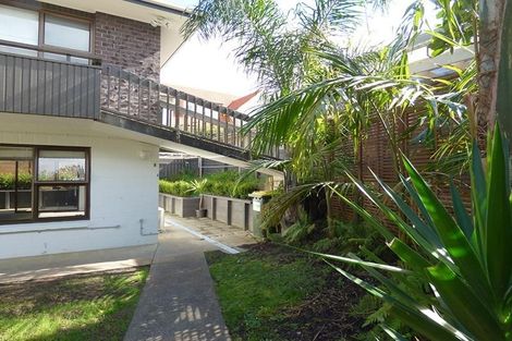 Photo of property in 3/59 Norwood Road, Bayswater, Auckland, 0622