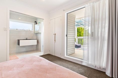 Photo of property in 46 Renata Crescent, Te Atatu Peninsula, Auckland, 0610