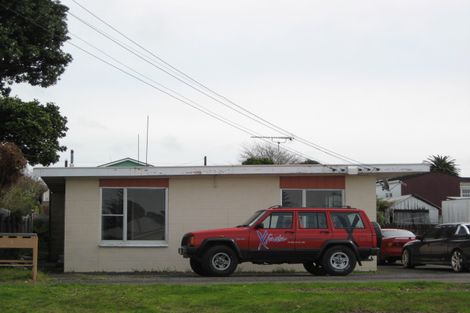 Photo of property in 1/81 Grey Street, Waitara, 4320