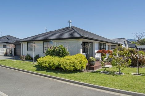 Photo of property in 2 Vesey Drive, Katikati, 3129