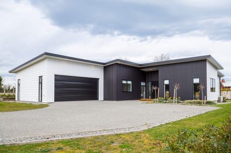 Photo of property in 21 Coralie Place, Lansdowne, Masterton, 5810