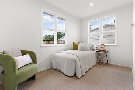 Photo of property in 14 Roseneath Place, Birkdale, Auckland, 0626
