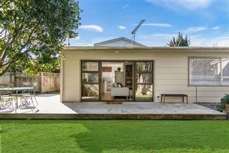 Photo of property in 1/34 Drome View Place, Beach Haven, Auckland, 0626