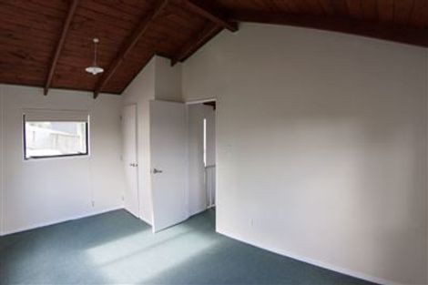 Photo of property in 2/37 Roberts Road, Glenfield, Auckland, 0629