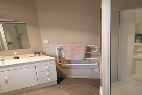 Photo of property in 2/198 Waterloo Road, Hutt Central, Lower Hutt, 5011