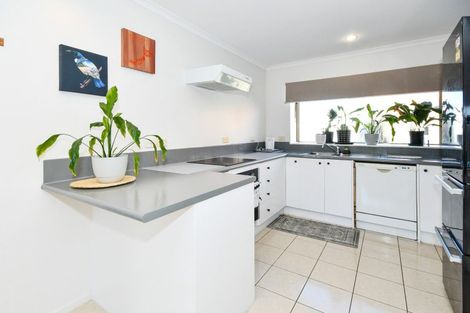Photo of property in 33 Regalwood Place, Favona, Auckland, 2024