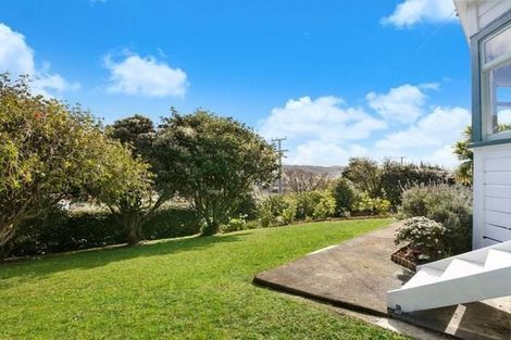 Photo of property in 33 Awatea Street, Ranui, Porirua, 5024