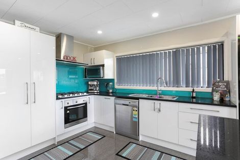 Photo of property in 6 Kopu Place, Clendon Park, Auckland, 2103