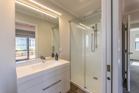 Photo of property in 6 Corsica Court, Fitzherbert, Palmerston North, 4410