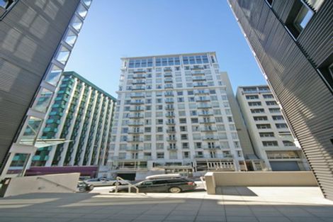 Photo of property in Terrace Heights Apartments, 2e/163 The Terrace, Wellington Central, Wellington, 6011