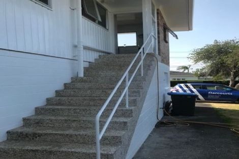 Photo of property in 58 Moana Avenue, One Tree Hill, Auckland, 1061