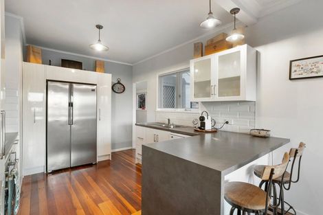 Photo of property in 44 Kiwi Esplanade, Mangere Bridge, Auckland, 2022