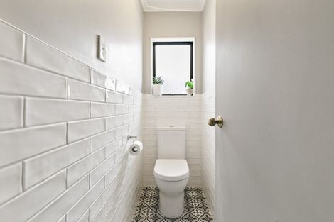 Photo of property in 35 Pelorous Street, Paparangi, Wellington, 6037