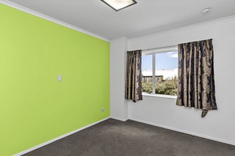 Photo of property in 3 Tironui Terrace, Western Heights, Hamilton, 3200