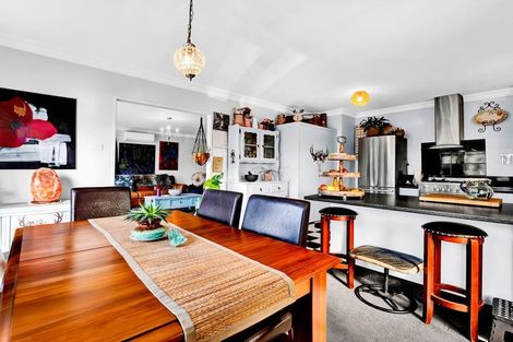 Photo of property in 8a Birdwood Avenue, Moturoa, New Plymouth, 4310