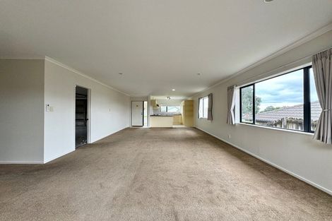 Photo of property in 76 Pitt Avenue, Clendon Park, Auckland, 2103