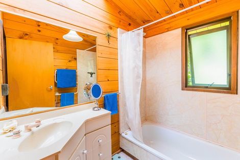 Photo of property in 33 Leeward Drive, Whitby, Porirua, 5024