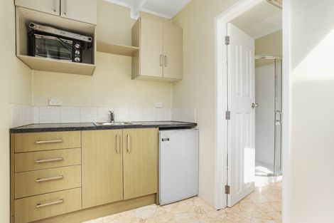 Photo of property in 14 Mahoe Road, Titirangi, Auckland, 0604