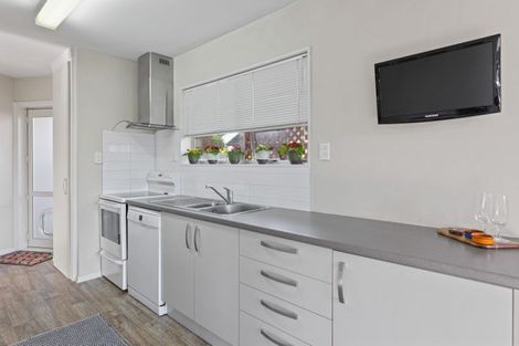 Photo of property in 24 Jenkins Avenue, Redwood, Christchurch, 8051