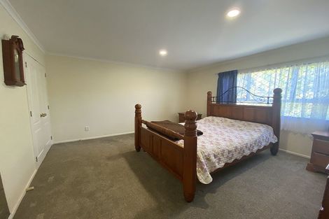 Photo of property in 12 Pistachio Place, Goodwood Heights, Auckland, 2105