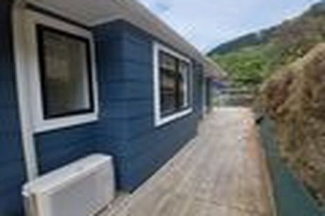 Photo of property in 7 Westra View, Tawa, Wellington, 5028