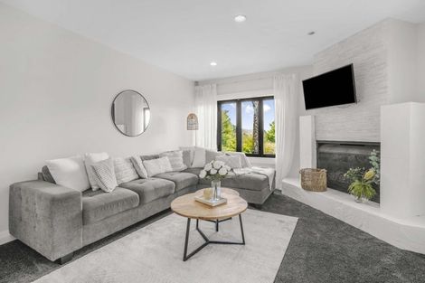 Photo of property in 33 Waitohu Road, York Bay, Lower Hutt, 5013