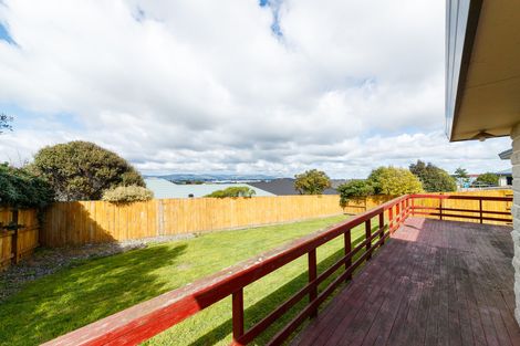 Photo of property in 77 Parnell Heights, Kelvin Grove, Palmerston North, 4414